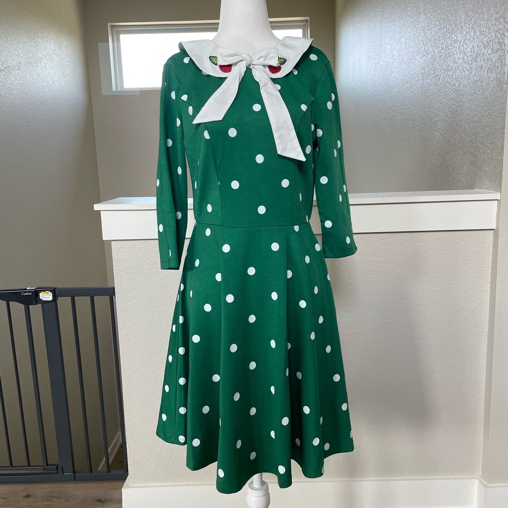 Unique vintage green skater dress size M 6/8.